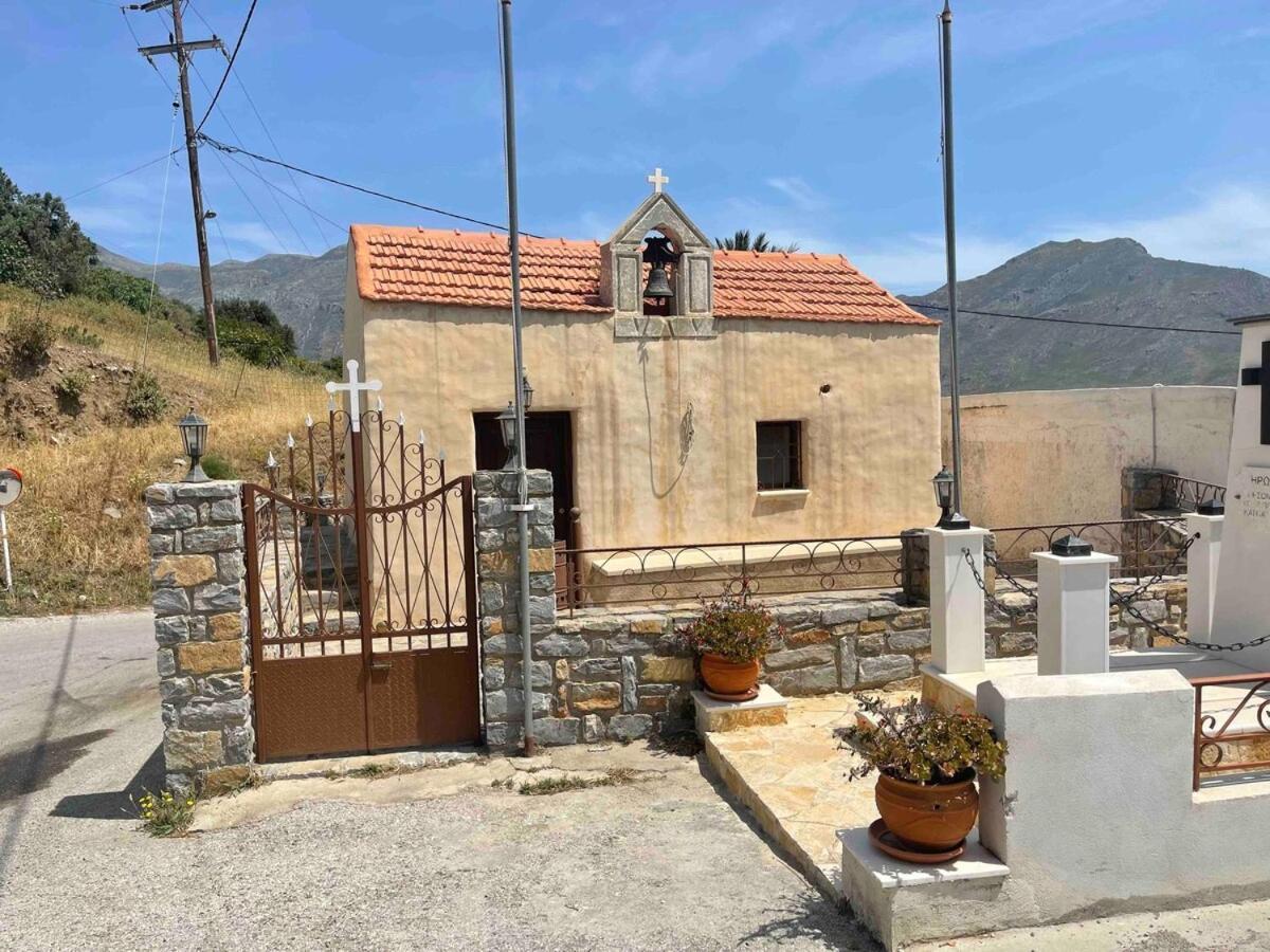 Varsamos Yiannioú Exterior photo